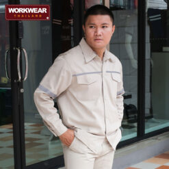 เสื้อช็อปแขนยาว ติดแถบสะท้อนแสง สีเบจ