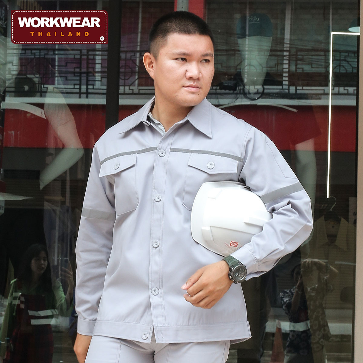 เสื้อช็อปแขนยาว ติดแถบสะท้อนแสง สีเทาซิลเวอร์