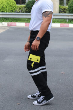 กางเกงคาร์โก้แต่งกระเป๋าสี ติดแถบสะท้อนแสง 2 แถบ สีดำเหลือง